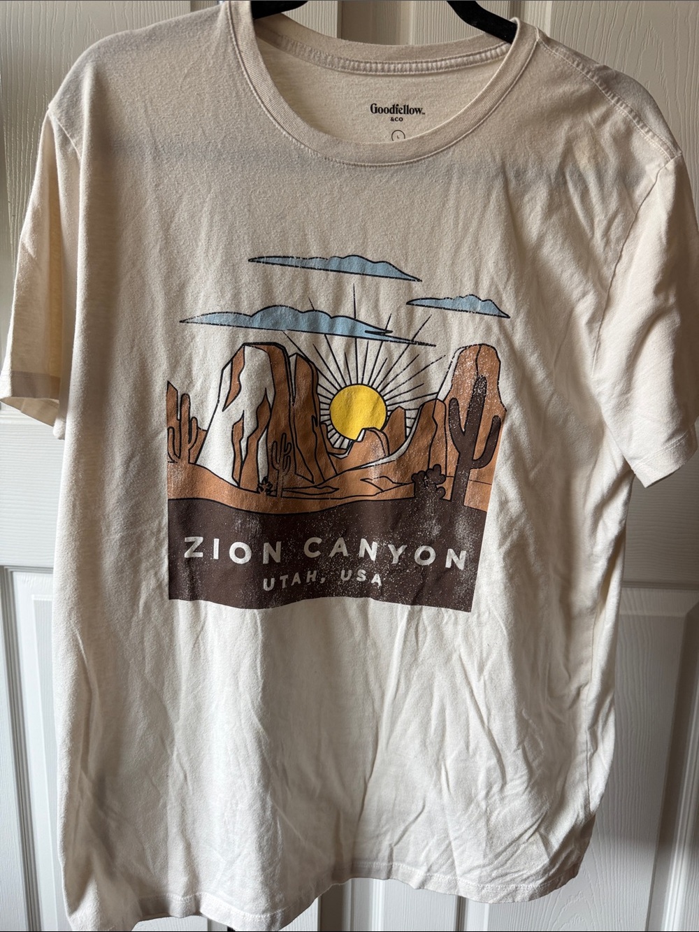 Goodfellow & Co Cream Zion Canyon Graphic Tee with Yellow Sun